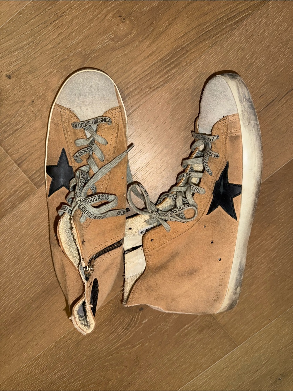 Golden Goose Francy - Tan With Navy Star